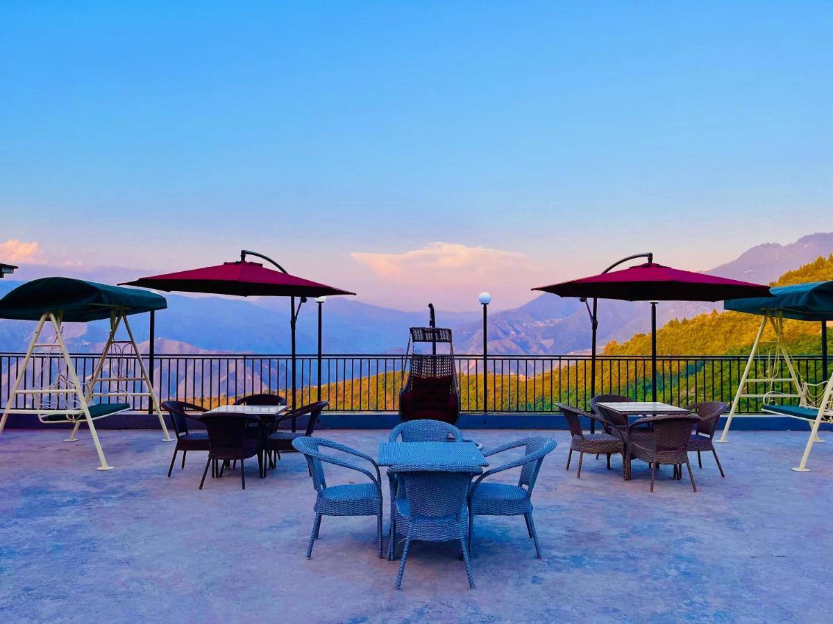 The Pinerock Resort, 무소리에 외부 사진