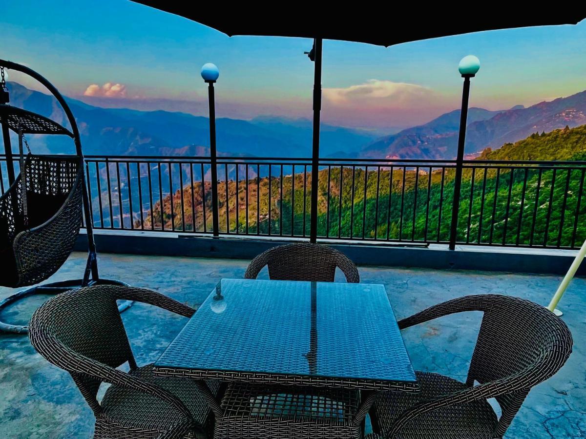 The Pinerock Resort, 무소리에 외부 사진