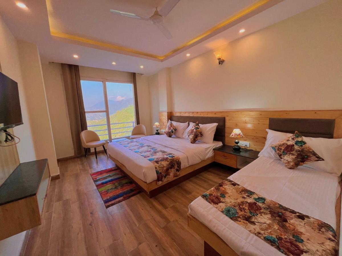 The Pinerock Resort, 무소리에 외부 사진