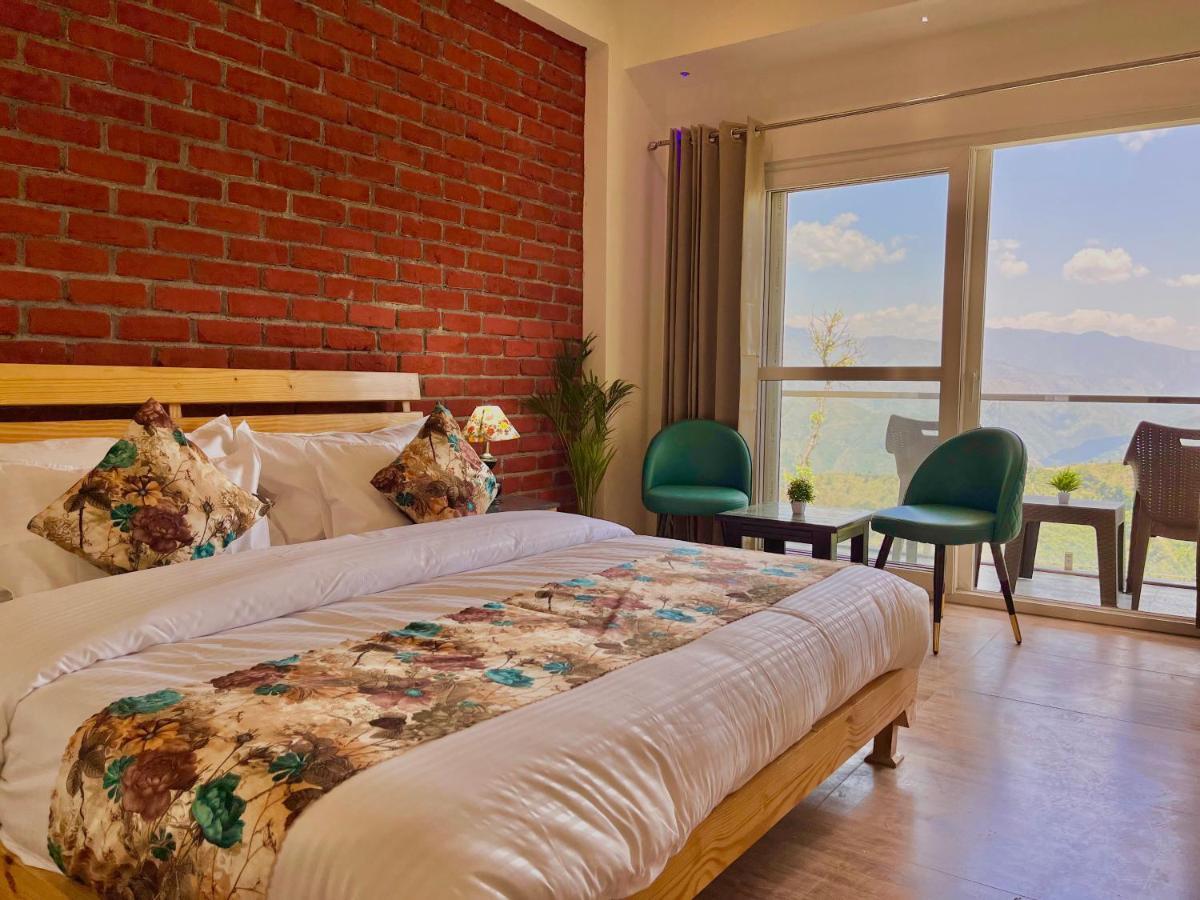 The Pinerock Resort, 무소리에 외부 사진