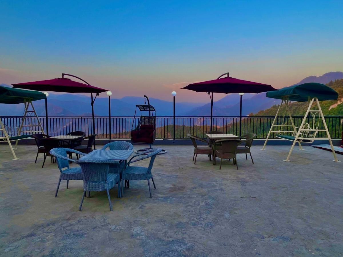 The Pinerock Resort, 무소리에 외부 사진