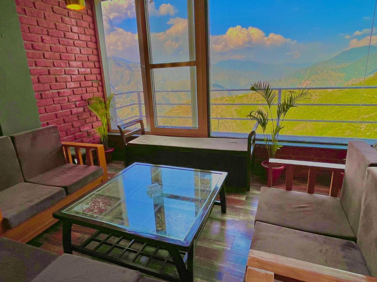 The Pinerock Resort, 무소리에 외부 사진