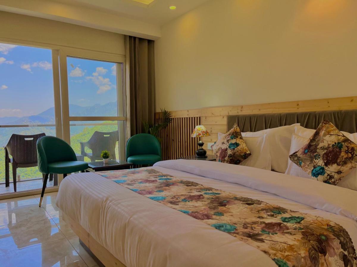The Pinerock Resort, 무소리에 외부 사진