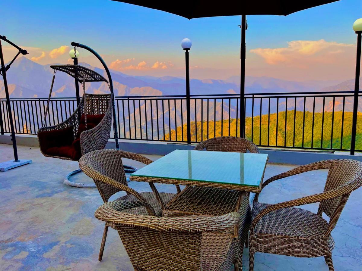 The Pinerock Resort, 무소리에 외부 사진