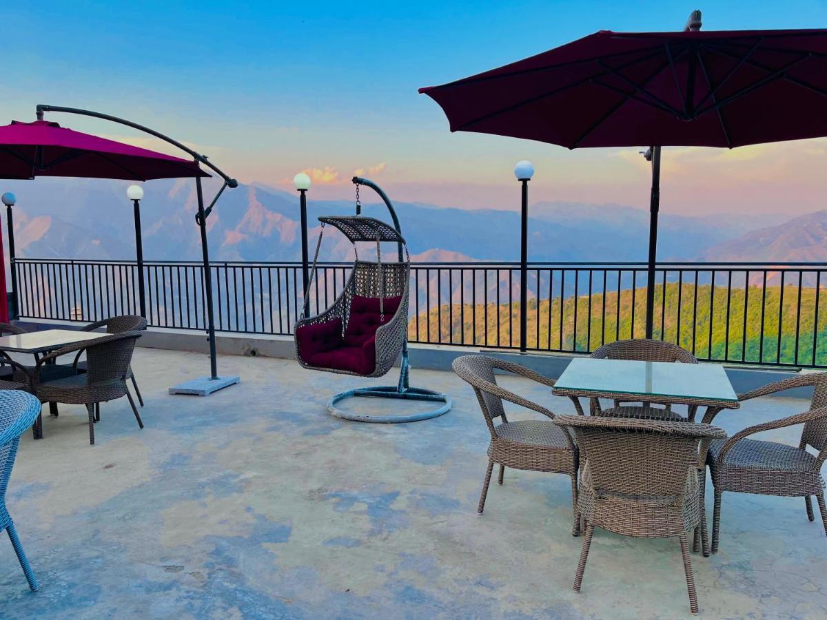 The Pinerock Resort, 무소리에 외부 사진
