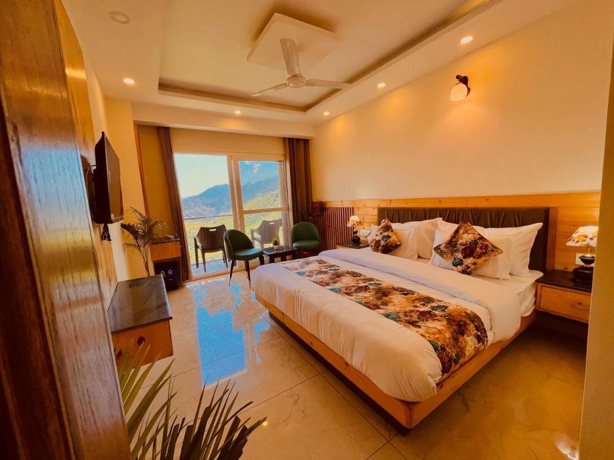 The Pinerock Resort, 무소리에 외부 사진